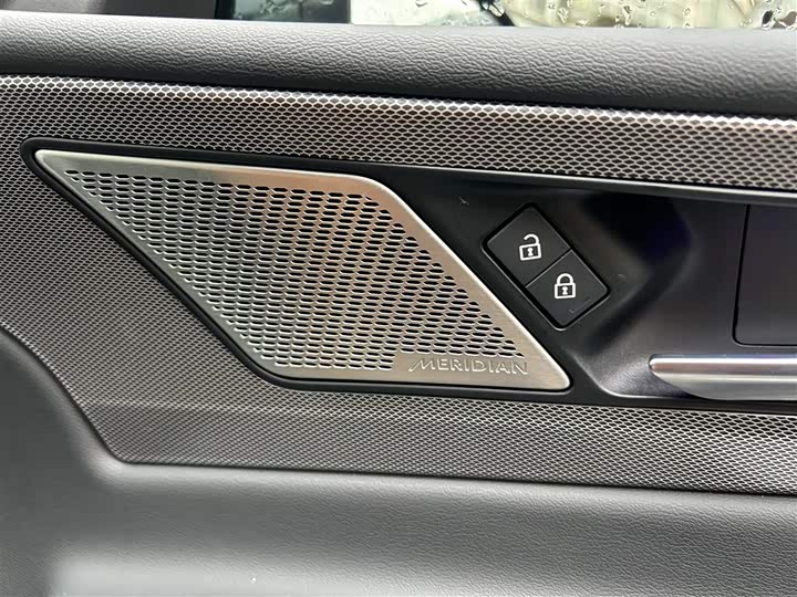 Jaguar XEL 2024 2.0 T 250 PS R-DYNAMIC S — фото 11