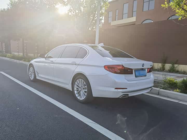 BMW 5 Series 525Li люкс-пакет — фото 9