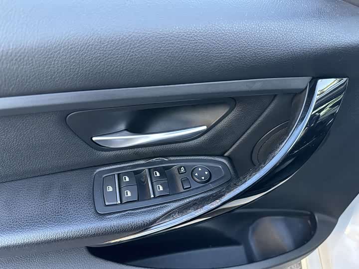 BMW 3 Series 320Li стиль — фото 14