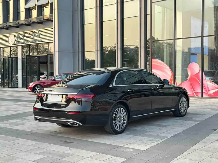 Mercedes-Benz E-Class 2022 E 300 L Luxury — фото 4