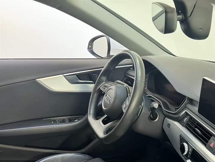 Audi A4L 2018 30 40 TFSI Sport — фото 17