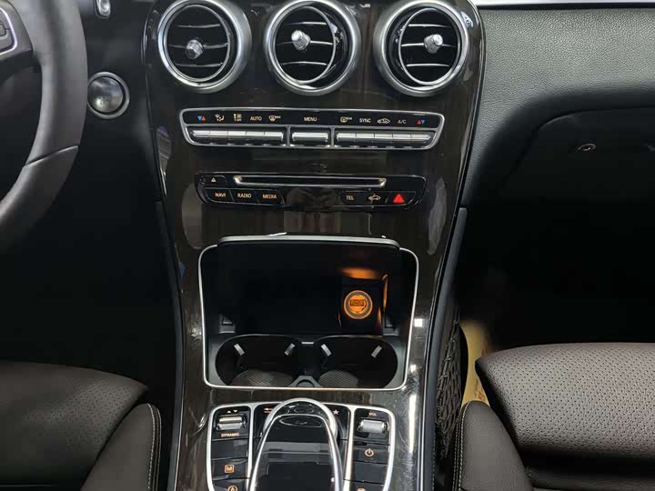 Mercedes-Benz GLC 2018 GLC 260 4 MATIC Luxury — фото 9