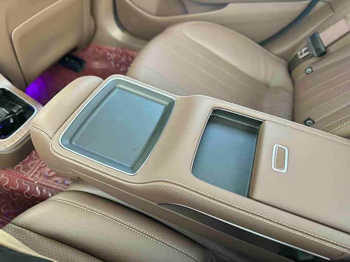 Mercedes-Benz E-Class 2022 E 300 L Luxury — фото 23