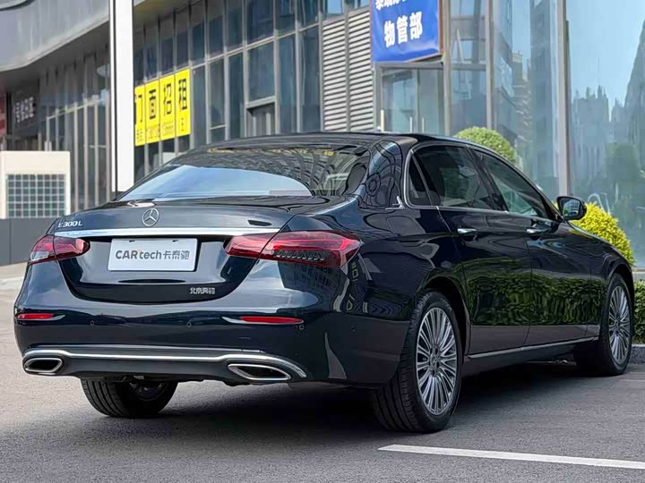 Mercedes-Benz E-Class 2023 E 300 L Luxury — фото 2