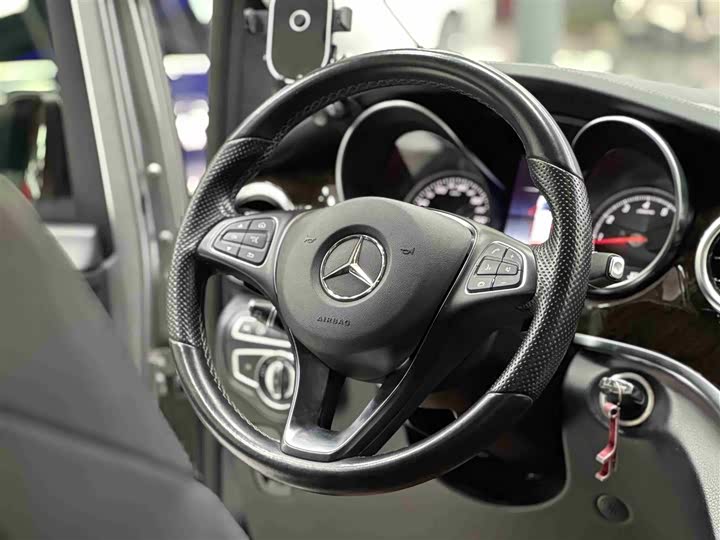 Mercedes-Benz V-Class 2018 V 260 V — фото 11