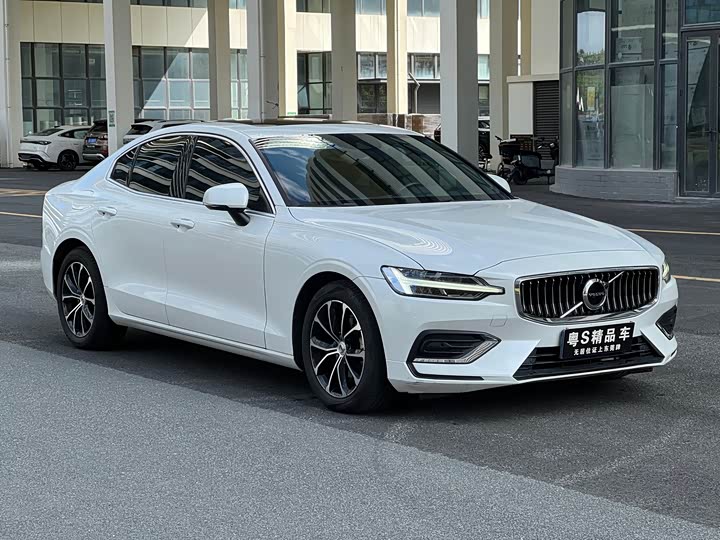 Volvo S60 2022 B 4 — фото 3
