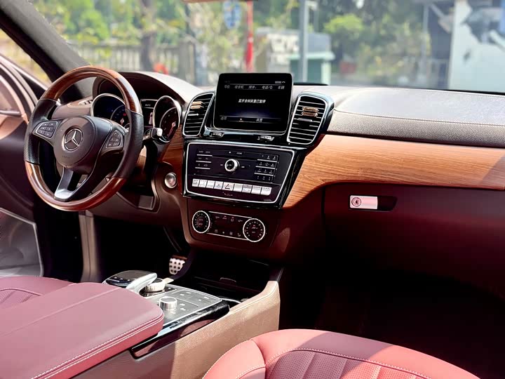 Mercedes-Benz GLS 2018 GLS 320 4 MATIC — фото 32