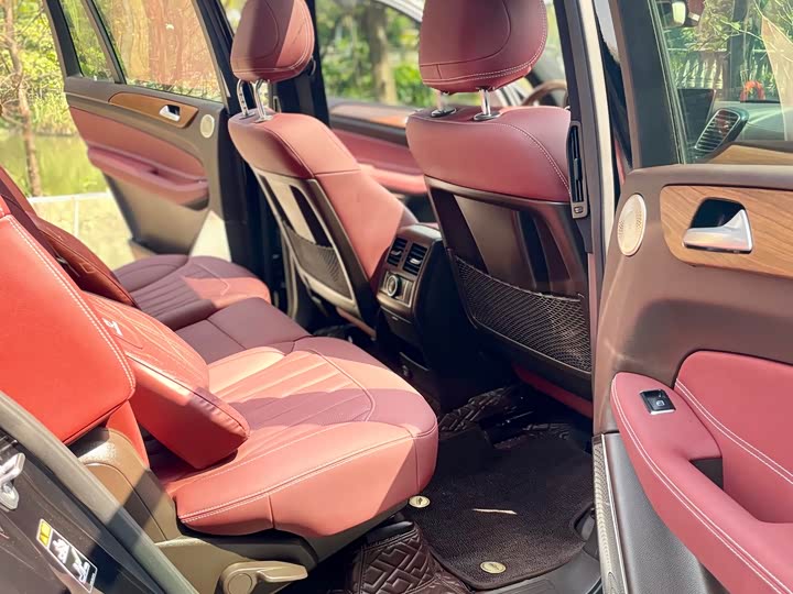 Mercedes-Benz GLS 2018 GLS 320 4 MATIC — фото 36