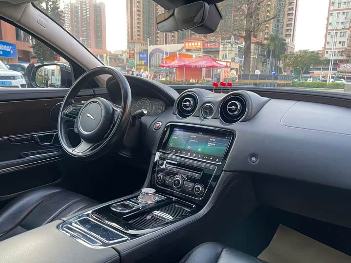 Jaguar XJ 2018 XJL 3.0 SC 2 WD — фото 13