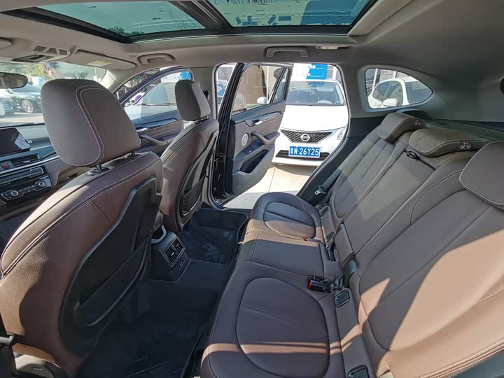 BMW X1 2021 s Drive 25 Li Leading — фото 13