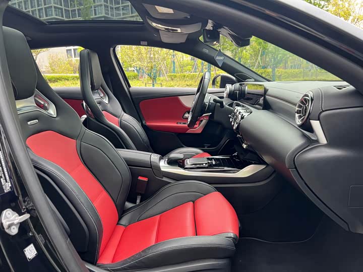 Mercedes-Benz A-Class 2020 AMG A 35 4 MATIC — фото 12