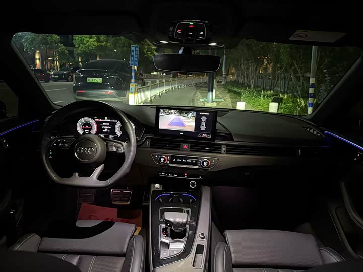 Audi A4L 40 TFSI люкс-динамик — фото 6