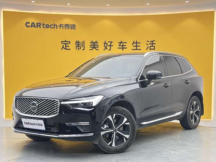 Volvo XC60 2026 B 5 4 WD — фото 1