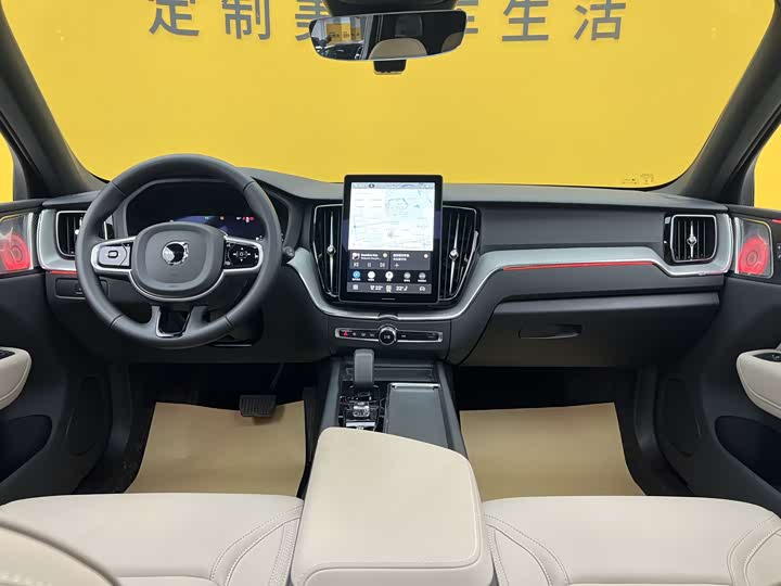 Volvo XC60 2026 B 5 4 WD — фото 12