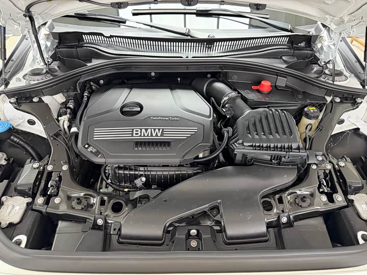 BMW 1-Series 2021 120i M — фото 39