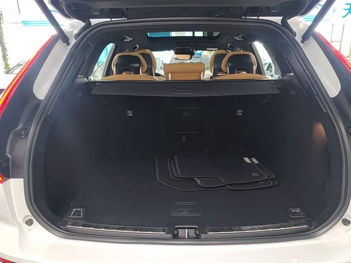 Volvo XC60 2018 T 5 4 WD — фото 19
