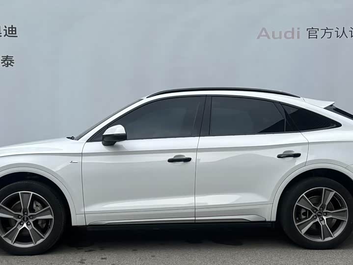 Audi Q5L Sportback 2021 40 TFSI Luxury — фото 2