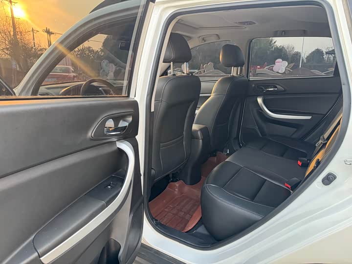 Changan CS35 2016 1.6 L ATLuxury V — фото 14