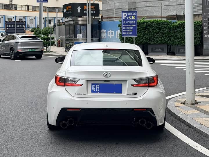 Lexus RC F 2015 F 5.0 L — фото 4