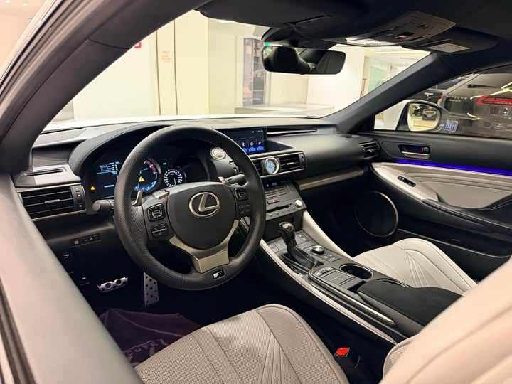 Lexus RC F 2015 F 5.0 L — фото 6