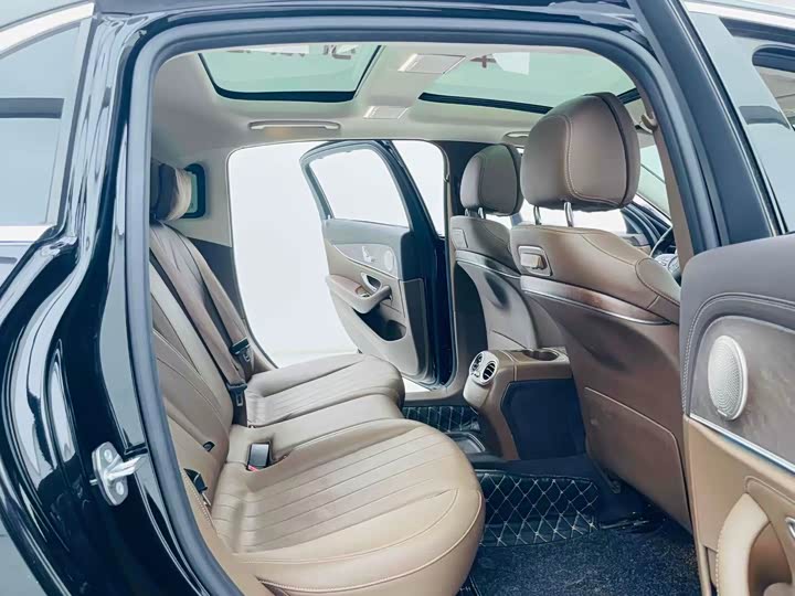 Mercedes-Benz E-Class 2019 E 300 L Luxury — фото 12