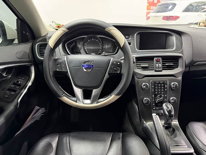 Volvo V40 2016 T 3 — фото 10