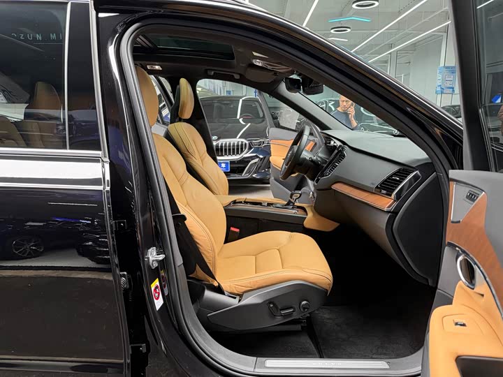 Volvo XC90 2018 T 6 7 — фото 15