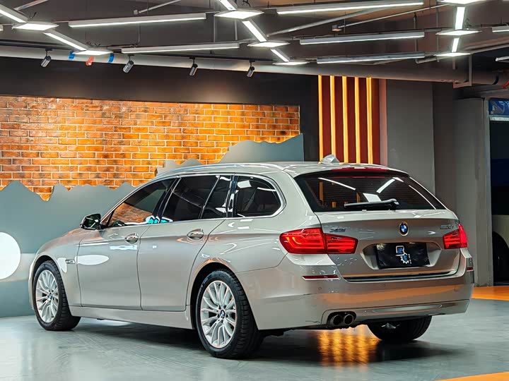 BMW 5 Series — фото 15