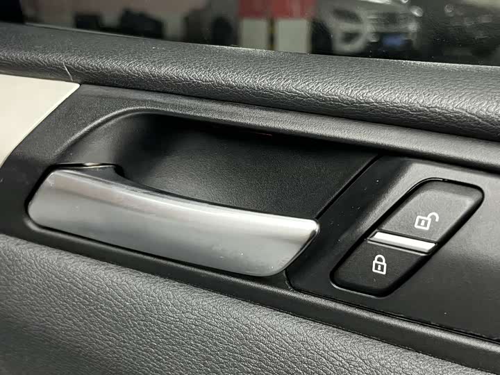 BMW X3 2016 s Drive 20i — фото 16