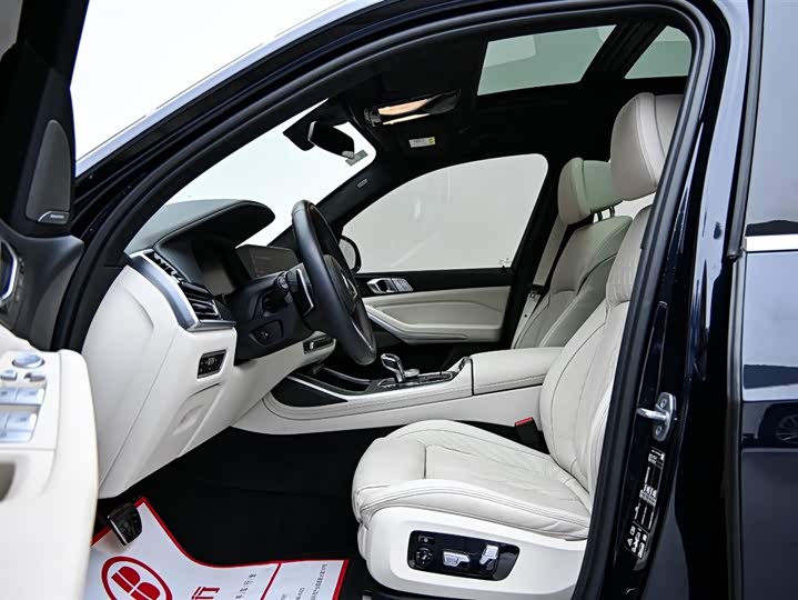 BMW X7 2022 x Drive 40i M — фото 11