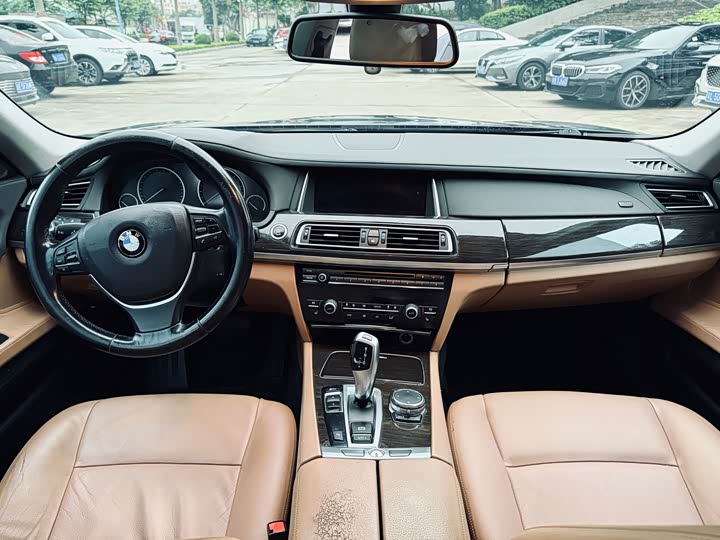 BMW 7-Series 2014 730 Li — фото 31