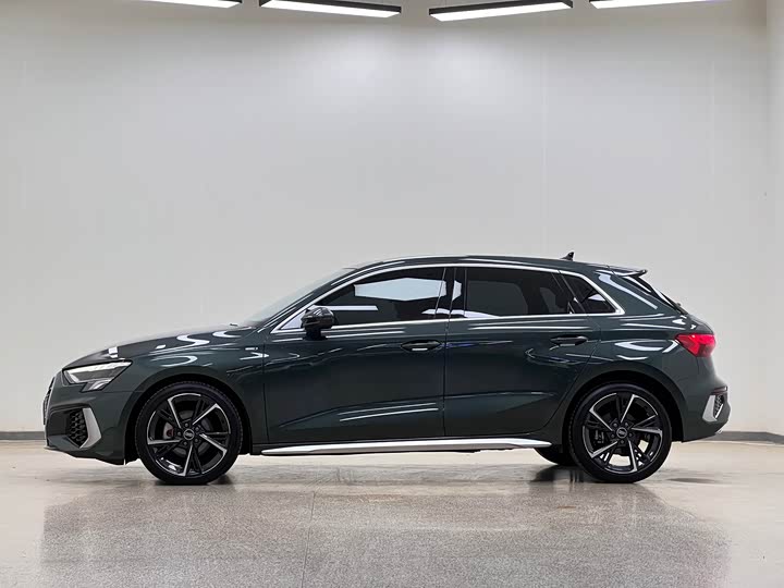 Audi A3 2023 Sportback 35 TFSI Sport — фото 4