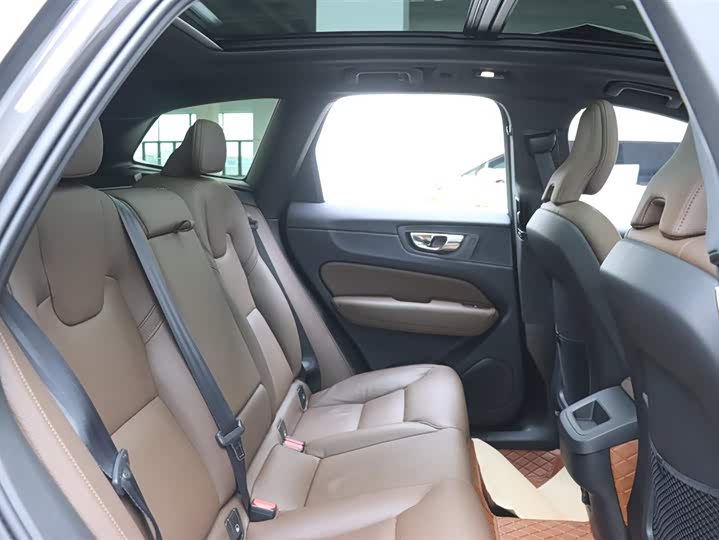 Volvo XC60 2024 B 5 4 WD — фото 17
