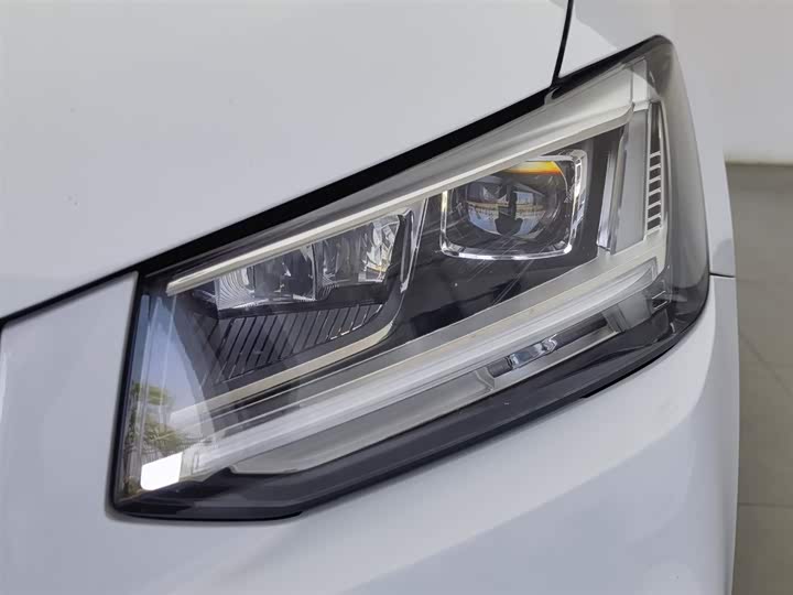 Audi Q2L 2020 35 TFSI — фото 7
