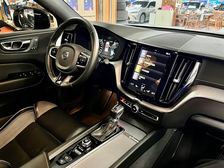 Volvo XC60 2020 T 5 4 WD — фото 16