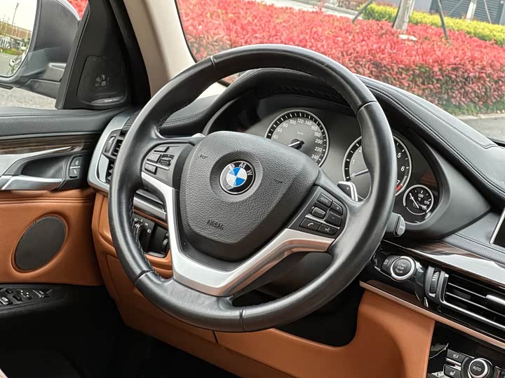 BMW X6 2015 x Drive 35i Luxury — фото 13