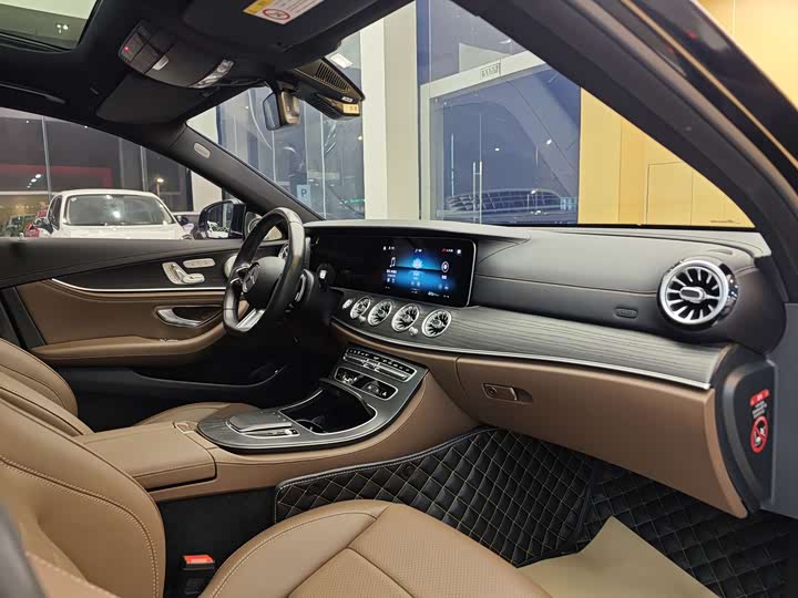 Mercedes-Benz E-Class 2023 E 300 L — фото 34