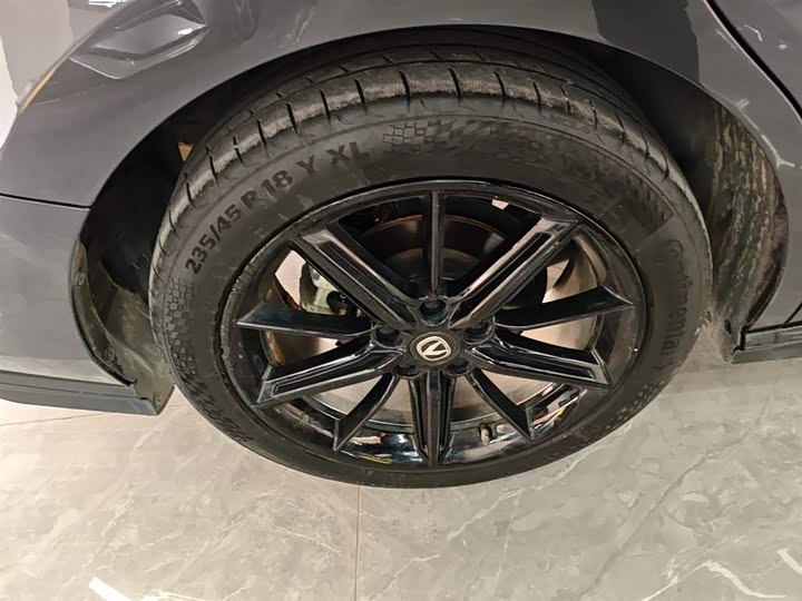 Changan UNI-V 2023 1.5 T Premium — фото 26