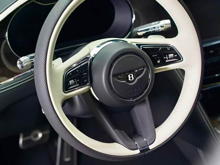 Bentley Flying Spur — фото 7