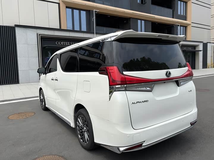 Toyota Alphard — фото 3