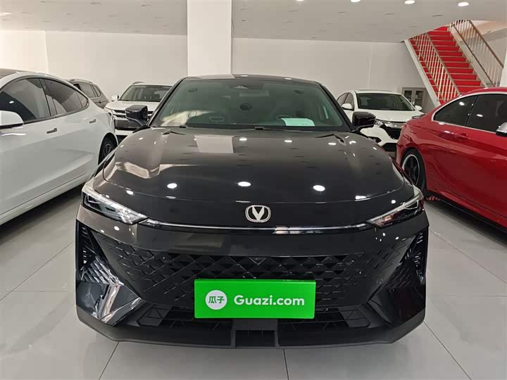 Changan UNI-V 2024 1.5 T Premium — фото 19