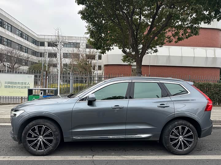 Volvo XC60 2020 T 5 4 WD — фото 4