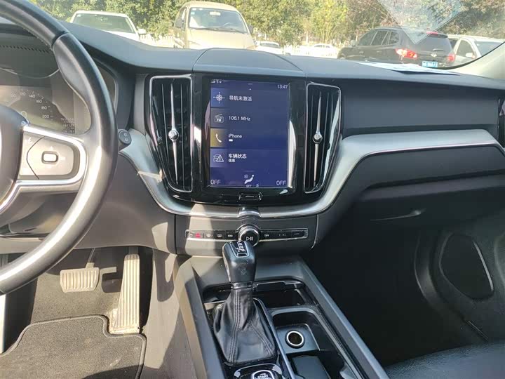 Volvo XC60 2019 T 5 4 WD VI — фото 5
