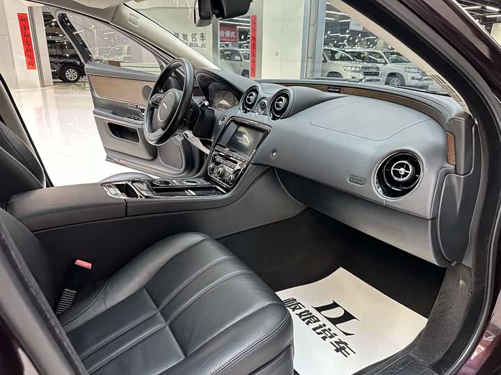 Jaguar XJ 2016 XJL 3.0 SC 2 WD — фото 11