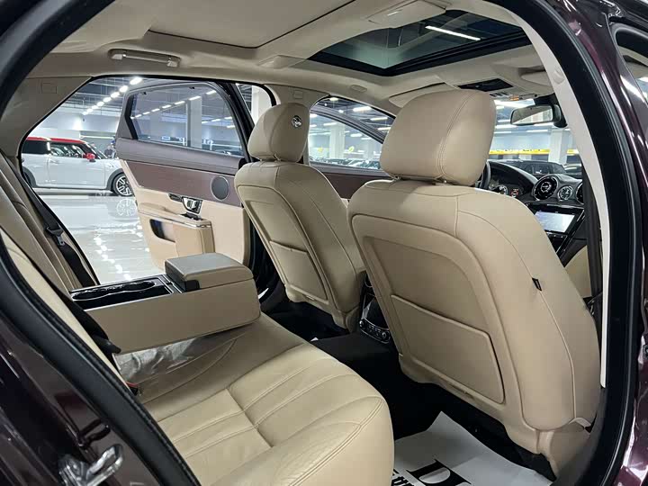 Jaguar XJ 2016 XJL 2.0 T 2 WD — фото 15