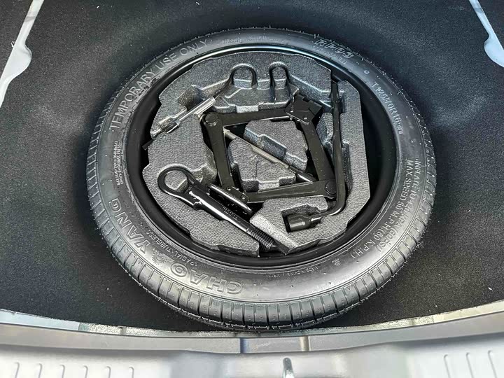 Changan UNI-V 2024 1.5 T Sport — фото 27