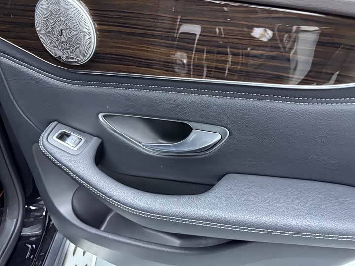 Mercedes-Benz GLC 2018 GLC 260 4 MATIC Luxury — фото 17