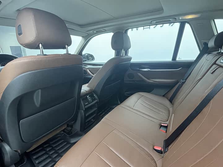 BMW X5 2014 x Drive 35i — фото 9