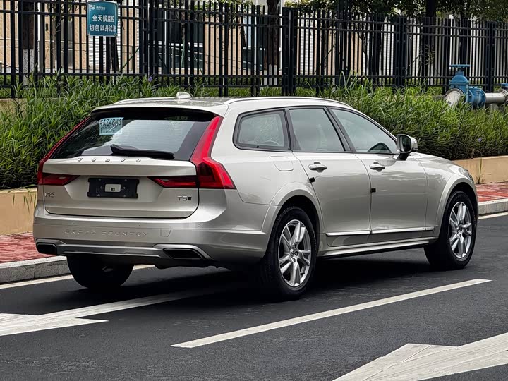 Volvo V90 2019 Cross Country T 5 AWD VI — фото 24