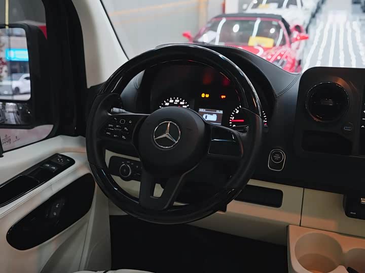 Mercedes-Benz Sprinter 2024 2.0 L AT — фото 14